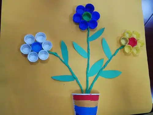 今天我园举办了"幼儿教师手工技能创意大赛".