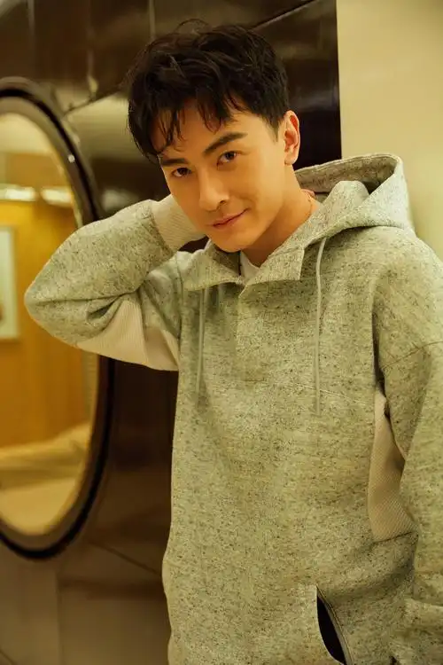 郑元畅与贝克汉姆男神同框粉丝要被帅瞎求防辐射眼镜