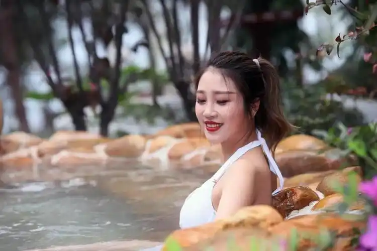 燃一大波高清照片来袭温泉小姐大赛冠亚季军风采show