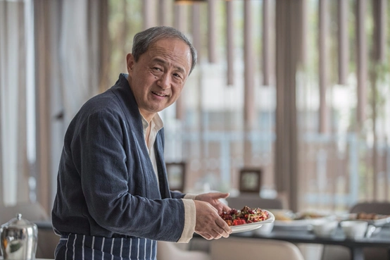 演员杨新鸣是什么时候出道的,第一部作品是什么?