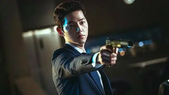 像《文森佐》这种类型的爽剧当然会受欢迎,毕竟在大家眼里坏人都是不