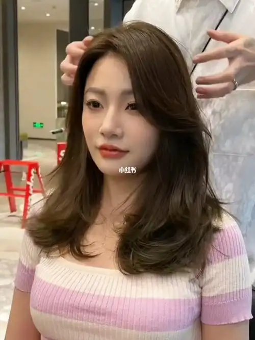 念念不忘的法式八字刘海韩系氛围感卷发