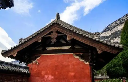 百科悬山顶两山部分皆悬空有利于防雨