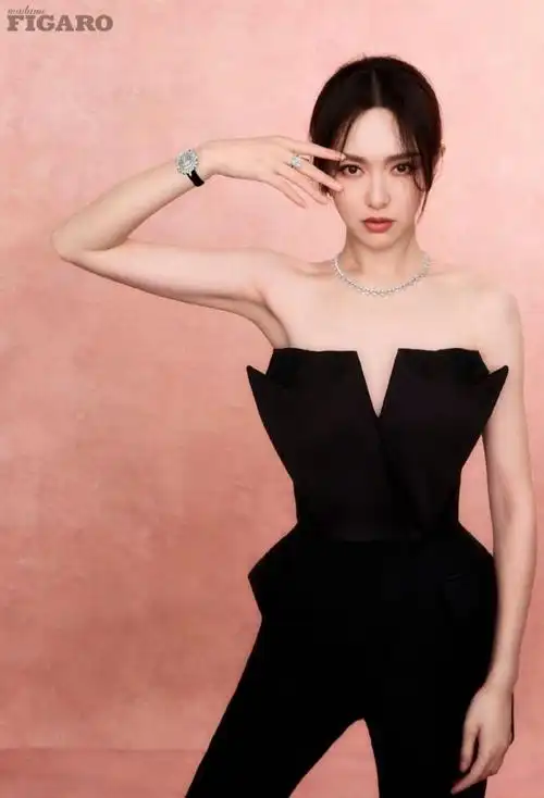 唐嫣麻花小辫造型俏皮可爱_新浪财经_新浪网