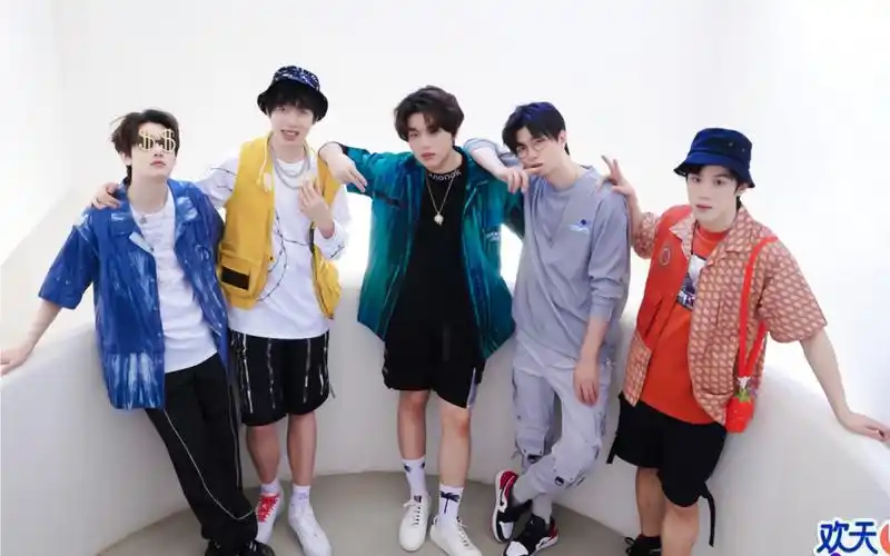 原唱阴阳怪气男团欢天喜地好哥们summerboy尤克里里女声翻唱