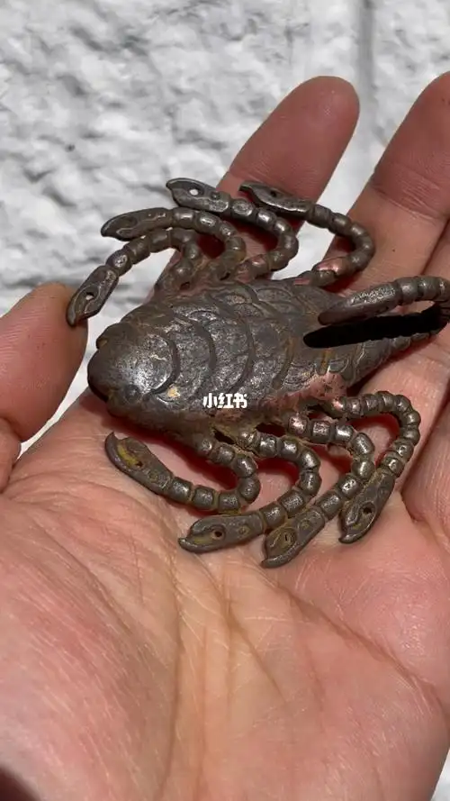 顶级老寒铁莲师法器铁蝎嘴部有装藏孔