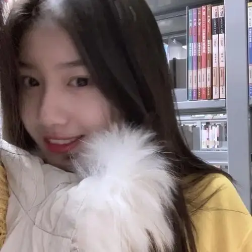 女生头像 cr:微博 堆糖 微信公众号 侵删