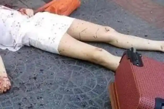 只见该女子的头部有一个很大的洞,系被钝器敲击所致,显然是他杀无疑