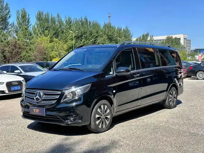 21年 奔驰威霆 2.0t 7座版 2万多公里 升级大屏导航 - 抖音