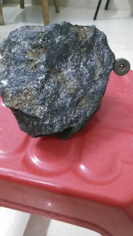 请问:铁镍钨碳晶陨石是不是特少,特珍贵?