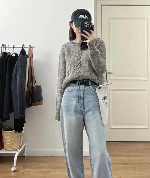 阔腿裤 帆布鞋不管是配什么上衣,鞋子都不容易出错.