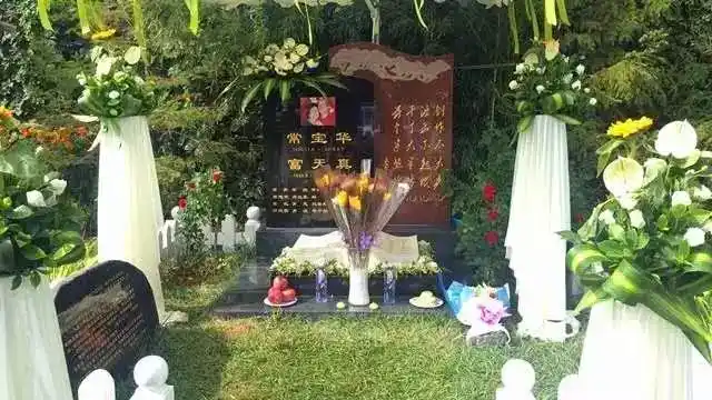 中国当代名人墓地盘点张国荣离世16年仍未落葬
