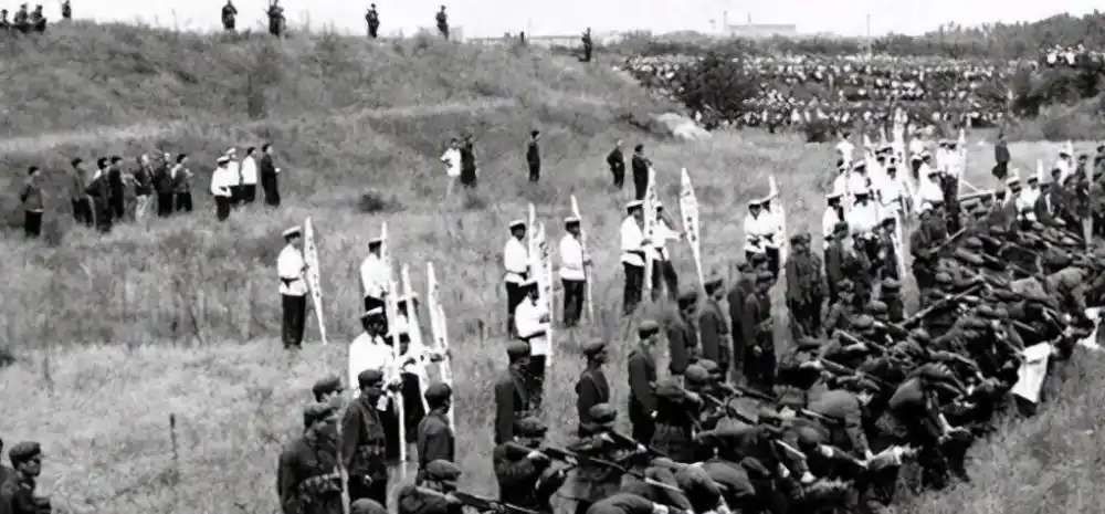 看看1980年代严打老照片公开集体枪决大批犯人