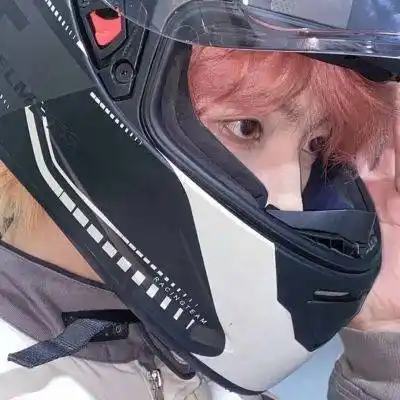 很酷很飒的炫酷男生头像山高水远为你而来