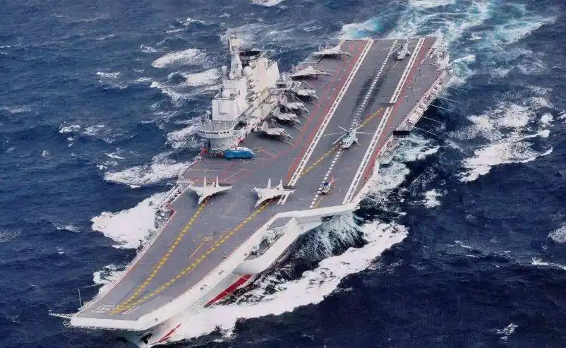 渤海湾划出大片禁区,山东舰再度出港进行融合训练,南下或成必然|辽宁