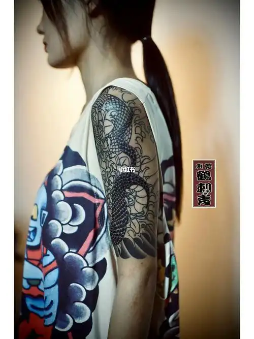 密密麻麻的鳞片