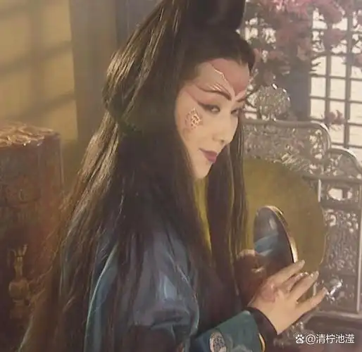 别以为粘个假胡子就是男人,论雌雄莫辨,这11位才是女扮男教科书