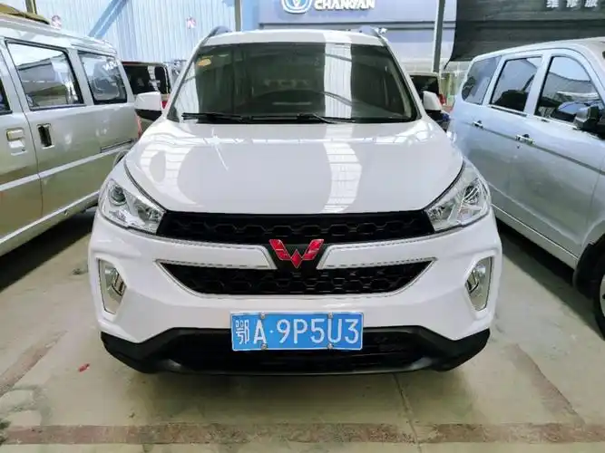 武汉2018年01月五菱五菱宏光s32018款15l手动舒适型白色手动挡