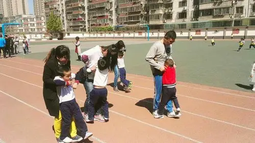 快乐向前冲,共享亲子情——扶轮小学附属幼儿园春季亲子运动会