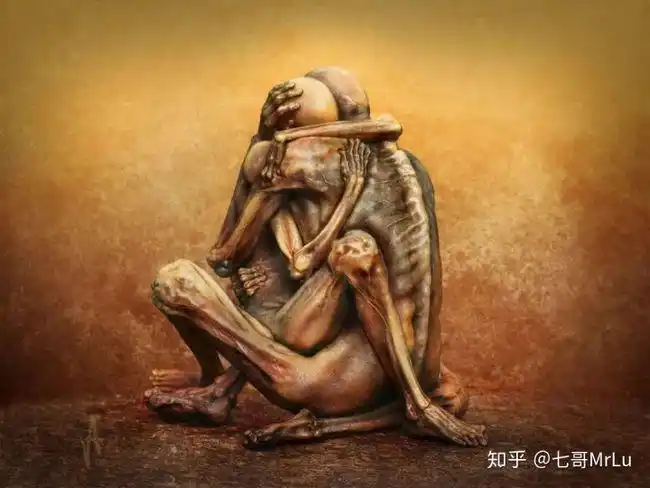 两具骷髅紧紧相拥,这本来是很恐怖的气氛,但也正因为这种很阴郁的