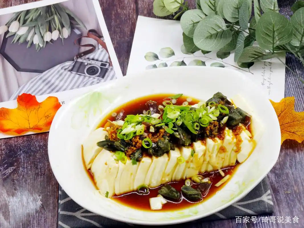 皮蛋豆腐简单吗?做法有诀窍,不出汤皮蛋不粘刀,90秒做出饭店味