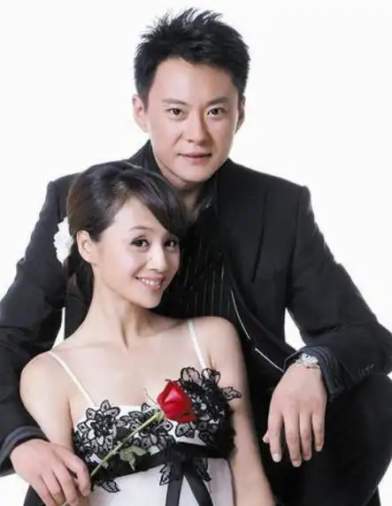 《绝密押运》剧照曹颖的老公是王斑,国家一级演员,1988年出道以来出演