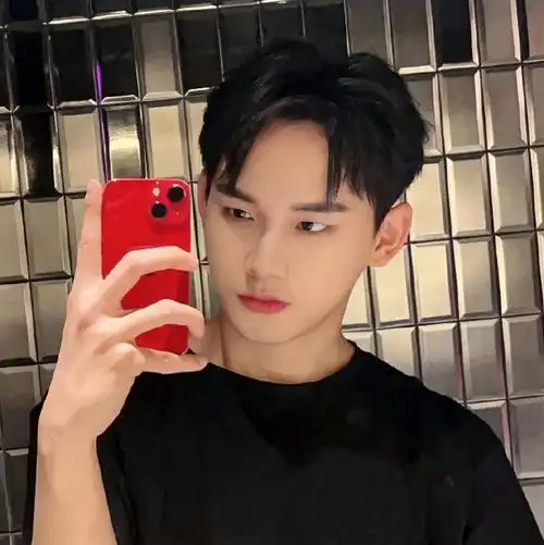 姚琛来了#网络热门头像之对镜自拍@姚琛