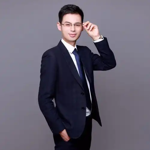 很专业的头像显得比较专业的头像