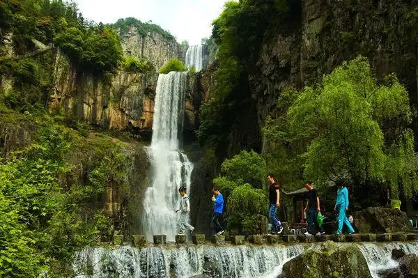 越剧之乡——嵊州百丈飞瀑