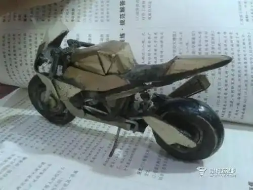 摩友超强动手能力制作的易拉罐手工摩托车