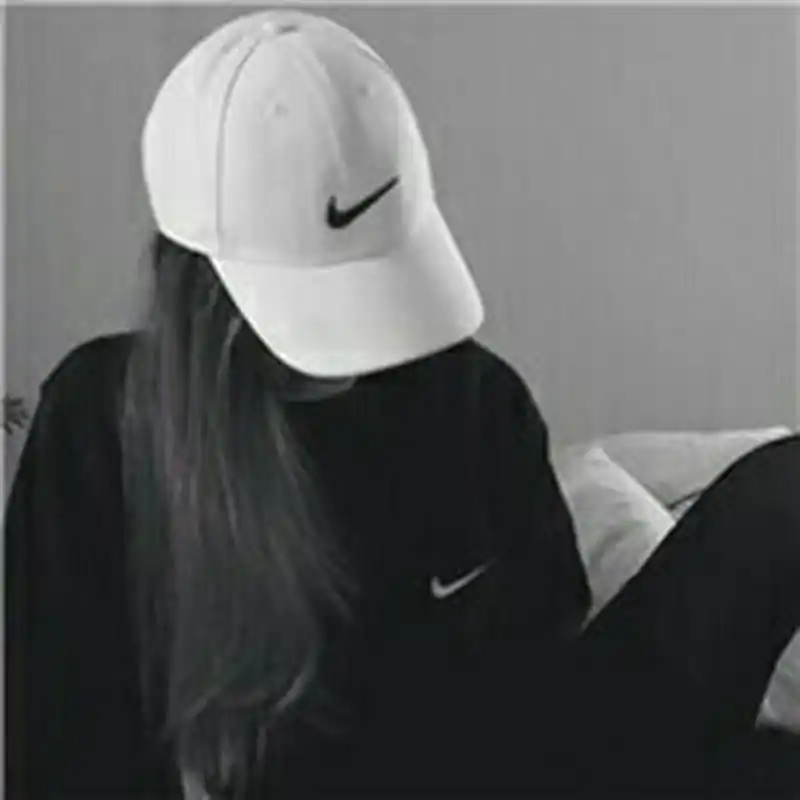 霸气但又不露脸的女生头像 第一次发表不好看,请不要介意哦 请点上一