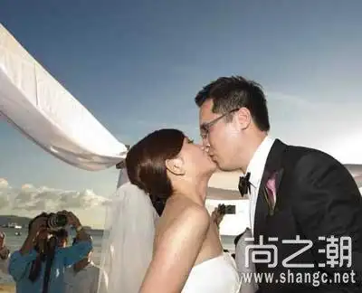 怀孕梁静茹晒夫妻照 梁静茹与老公赵元同是怎么认识的(3)