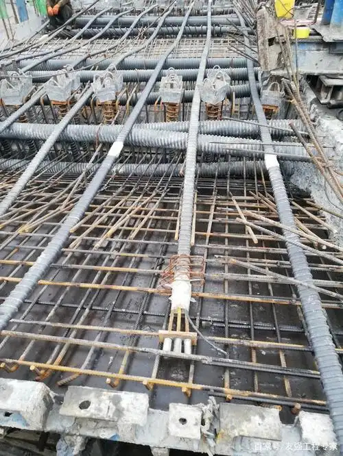 顶板钢筋及横向预应力筋安装检查