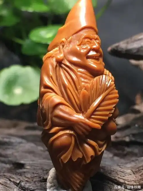 橄榄核雕十大名家-刘友强《济公活佛》