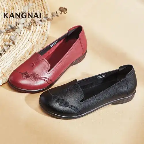 康奈女鞋春季新款百搭浅口刺绣花朵单鞋真皮单鞋