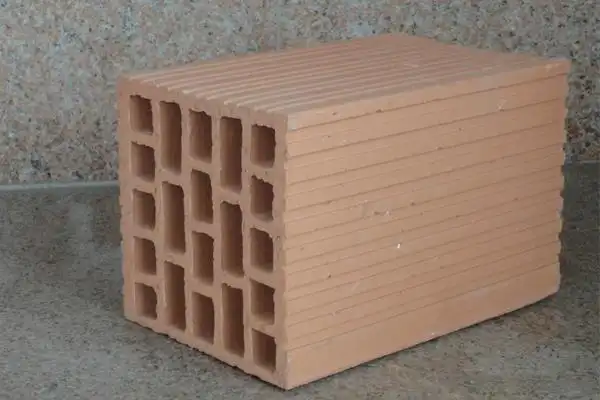 2021-05-14多孔砖作为一种新型建筑节能墙体材料,可用于建筑承重墙体