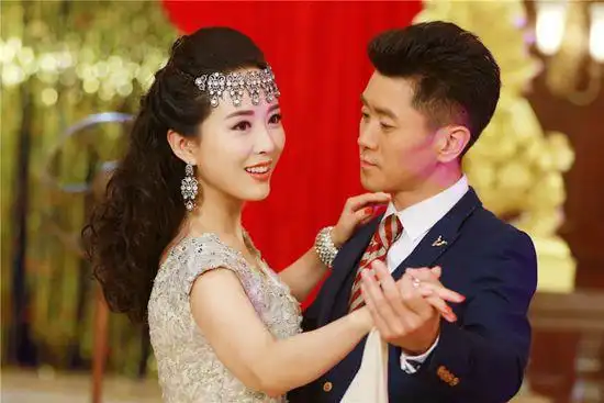 做家庭主妇10年,问丈夫要钱却换来一巴掌,她带着3个孩子离婚_苏青