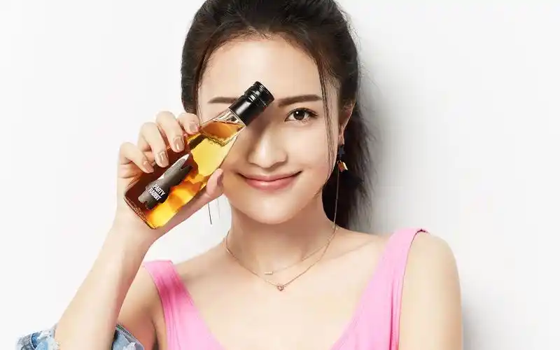 包文婧时尚性感写真高清桌面壁纸