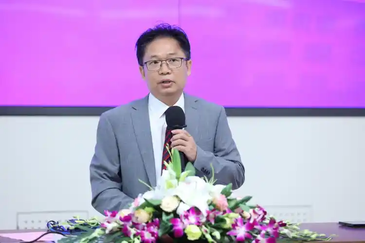 系主任邹文明教授在数学科学系2021届毕业典礼上的致辞