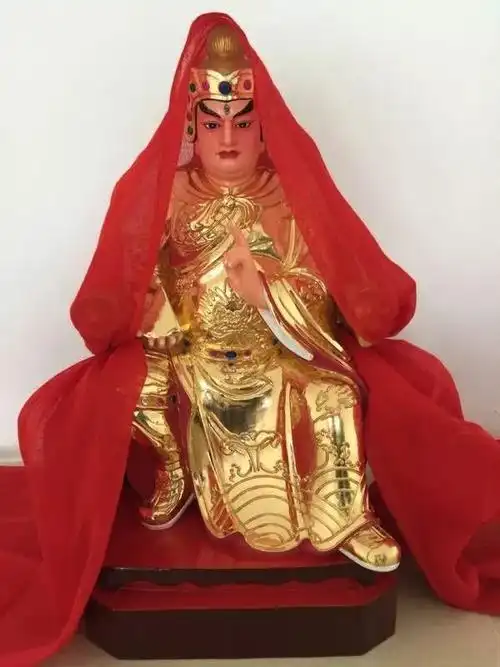 华光大帝,是民间极其信仰与尊崇的火神,相传他姓马名灵耀,因生有三只