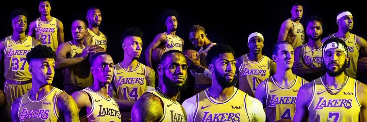 nba洛杉矶湖人队全家福