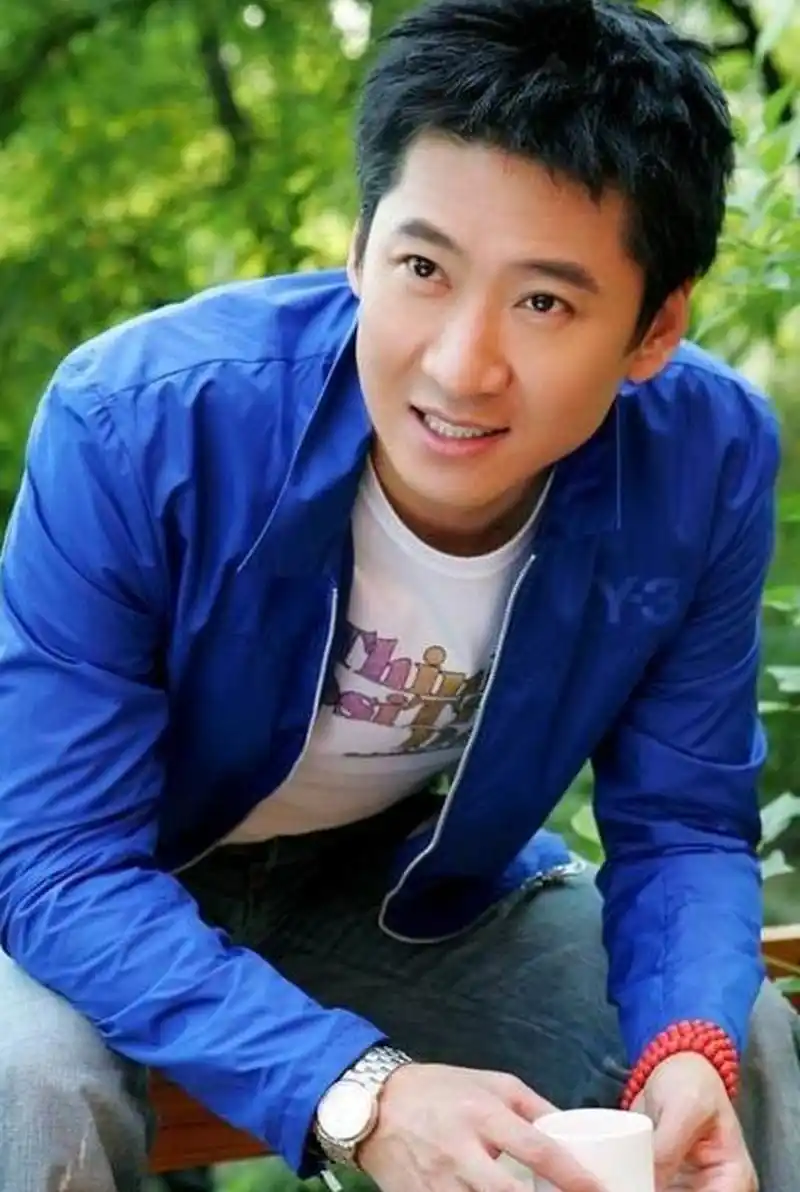 周杰成名前,谈过一任女朋友,名叫吴祯.