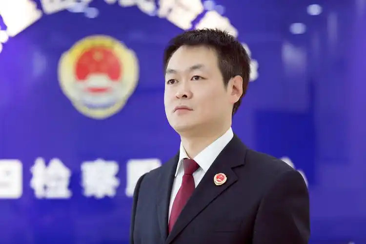 检察蓝里有颗闪亮的星:他身上有一股正气-中国长安网