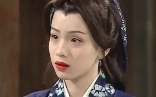 姐姐真的越素越有味道啊!唇红齿白,眉目如画(王银钏的魅力时刻)