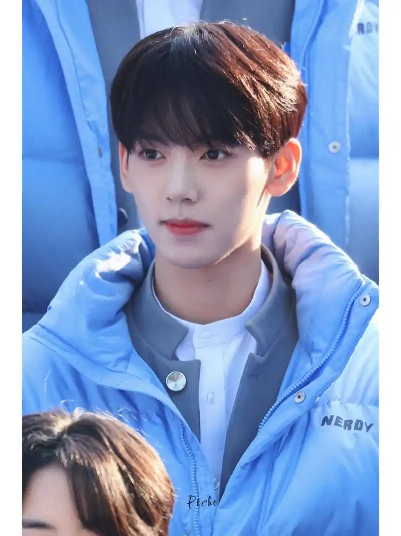 yu jin韩维辰 出生日期95:2007年3月20日 国籍:9693韩国 身高