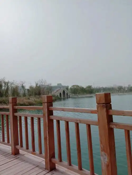 新疆和田昆仑湖公园