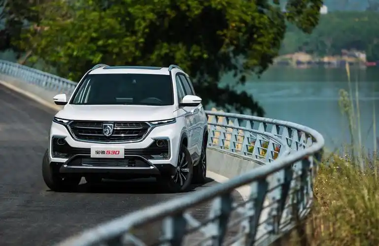 宝骏530实车真容乍现画风飙升get到了原创设计的精致和华美