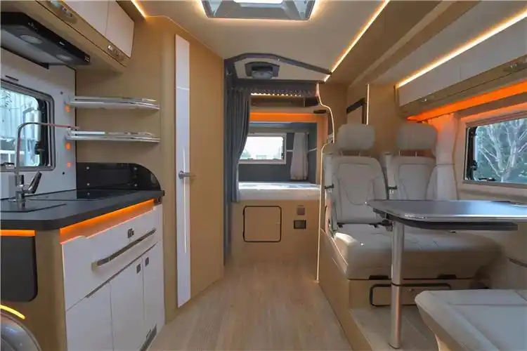 2021铂驰旅行家双拓展依维柯房车,国内高端品牌豪华内饰