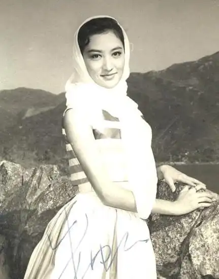 名门千金主演画皮,成为香港票房女王,父亲一辈子不看她的戏|朱虹|陈