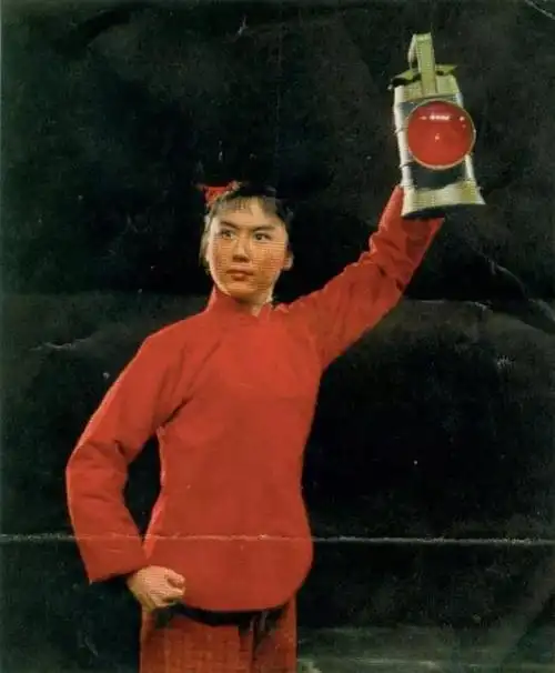 《红灯记》李铁梅剧照(网络图片)莫一点爱好绘画,敬重恩师,收藏大家